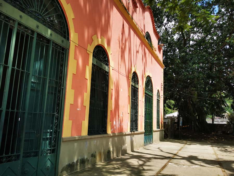 Ilha Grande: Private Historic Walking Tour with Natural Pool - Who should book, and who should skip it