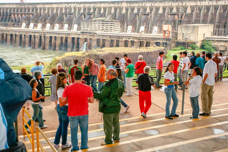 Itaipu Dam Tour with Admission Ticket from Foz do Iguaçu - Visitor Center Video: The Fast Intro That Makes the Dam Click
