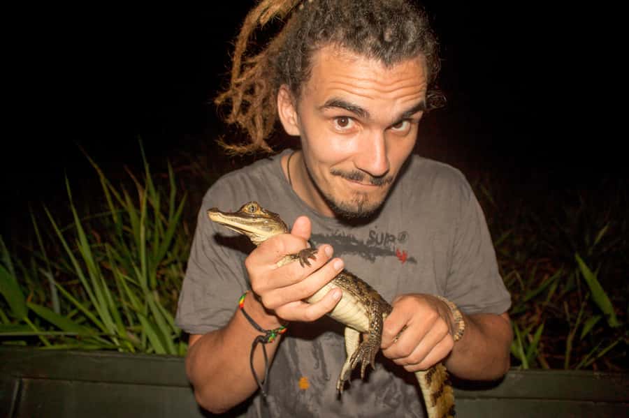 Manaus: Piranha Fishing and Alligator Watch Evening Tour - The Manaus to Iranduba cruise: where the evening starts