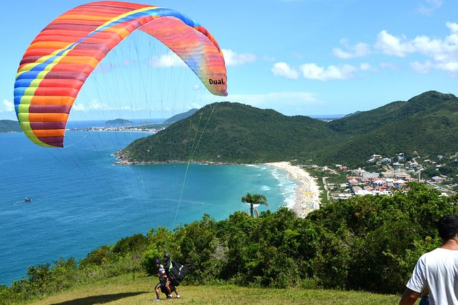 Paragliding flight with instructor in Florianópolis - OVNI Escola de Parapente: what the CBVL setup means for your peace of mind
