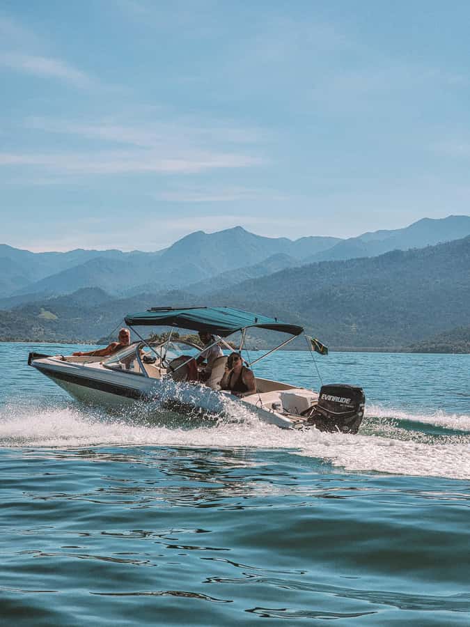 Paraty: A Private Speedboat Experience in Mamangua - Private speedboat comfort on the Saco do Mamangua