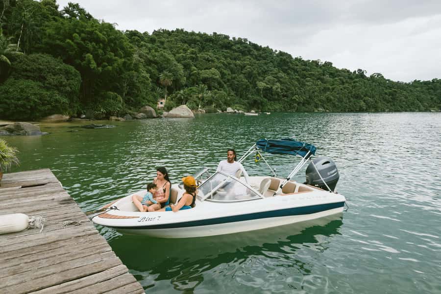 Paraty: A Private Speedboat Experience in Mamangua - Who this experience fits best in Paraty