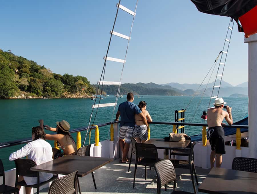Paraty Bay: Islands & Beaches Boat Tour with Snorkeling - Four swim stops that shape the whole day