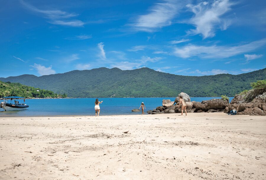 Paraty: Fast Boat Expedition to Saco do Mamangua - Guide and crew: what you can expect from the people running the boat
