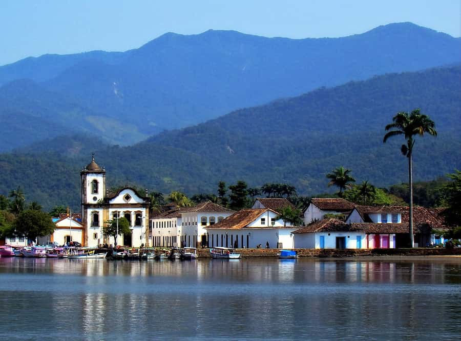 Paraty: Schooner Boat Tour with Beaches and Snorkeling - Stop by stop: what each beach landing gives you