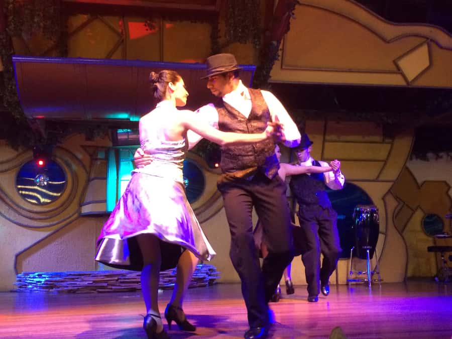 Rafain Palace: Barbecue Dinner Show - Barbecue Dinner During the Show: What You’ll Eat and How It Works