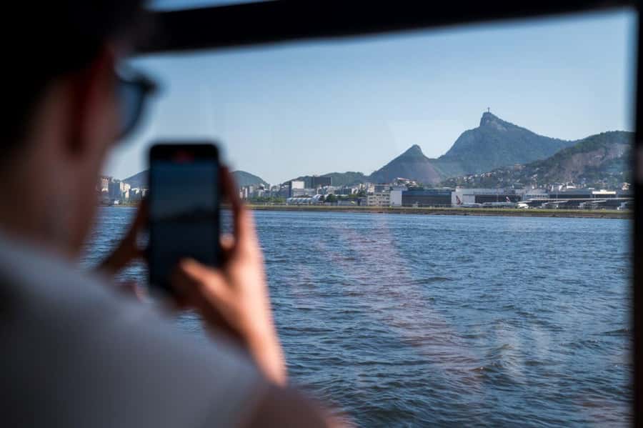 Rio: Boat Tour of Guanabara Bay - Niterói by water: the Rio-Niterói Bridge, Concha Acústica, and MAC