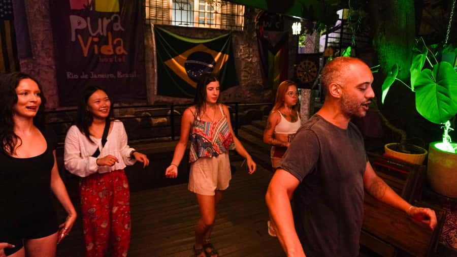 Rio: Caipirinha Workshop and Samba Class - Hanging out at the hostel bar, then options to extend the night
