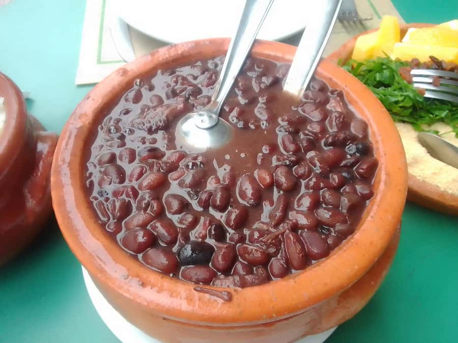 Rio de Janeiro: Barra da Tijuca Walk & Food Tour with Drinks - Starting point at the kiosk, how to find your group fast