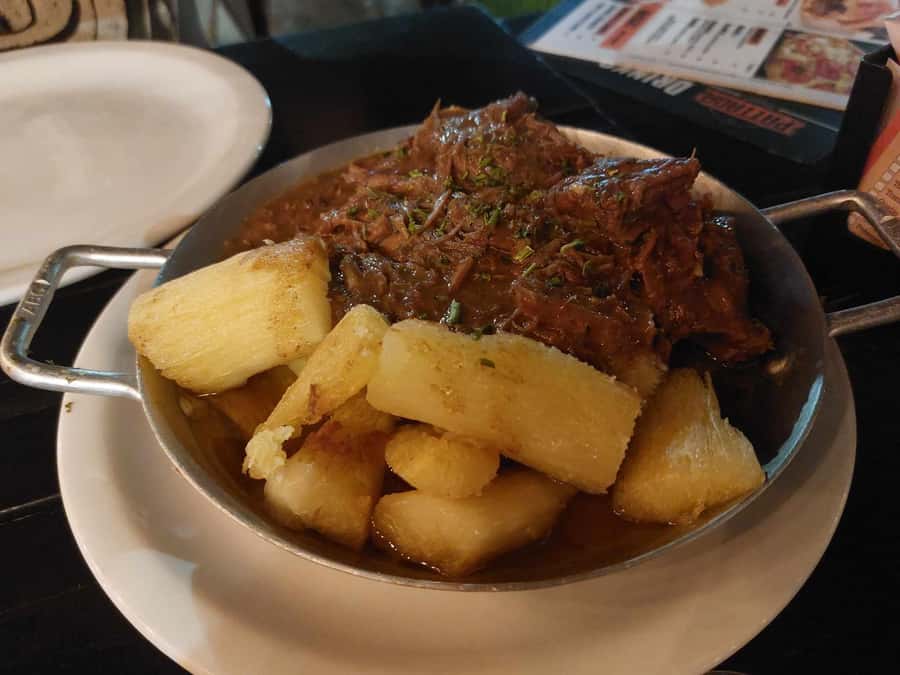 Rio de Janeiro: Barra da Tijuca Walk & Food Tour with Drinks - What you eat on Avenida Olegário Maciel (and why it is worth trusting the guide)