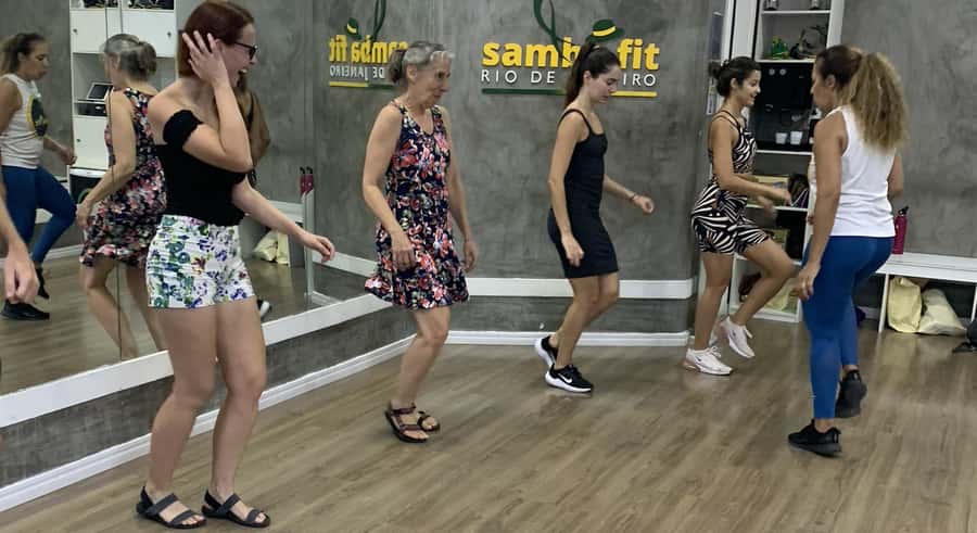 Rio de Janeiro: Beginner Samba Lesson in Ipanema - Step by Step Samba: Rhythm, Timing, and Comfort