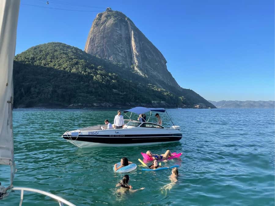 Rio de Janeiro: Boat Tour - Sunset with Beer - Santos Dumont Airport Pass: A Real-World Detail That Feels Surprising