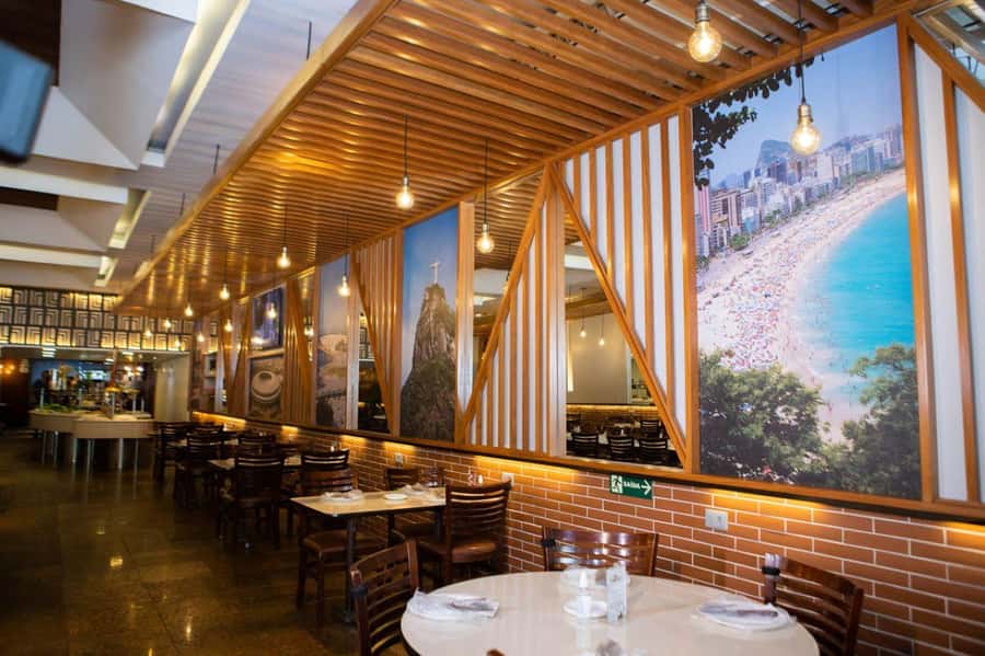 Rio de Janeiro: Brazilian Music at Rio Scenarium with Dinner - Drinks are extra, so plan how you want to pace the meal