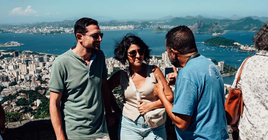 Rio de Janeiro: Christ the Redeemer, Sugarloaf, & City-tour - Mirante Dona Marta, the wide panorama stop that sells Rio