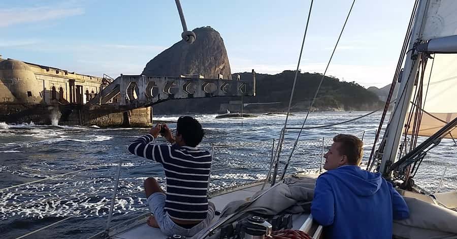 Rio de Janeiro: Guanabara Bay Sunset Sailing Tour & Drinks - Who this tour fits, and who should skip it