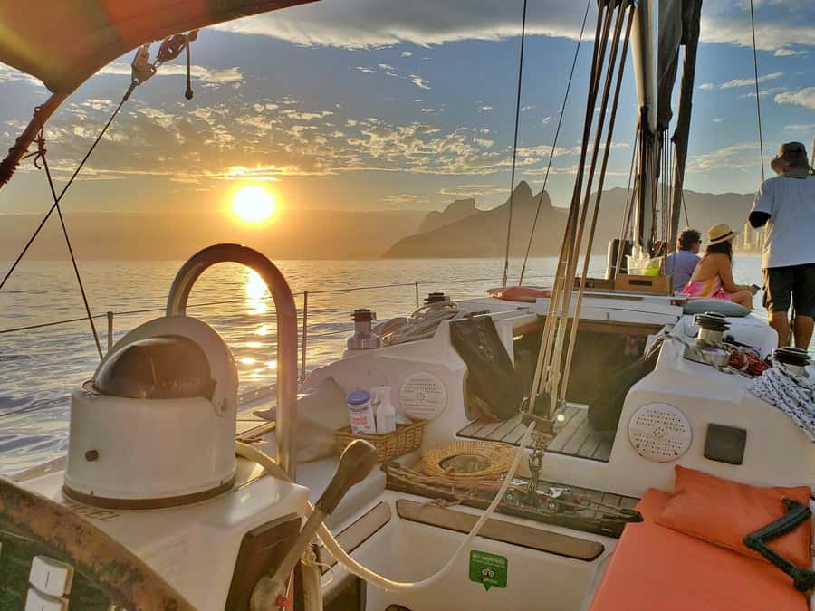 Rio de Janeiro: Guanabara Bay Sunset Sailing Tour & Drinks - Marina da Glória start: timing and finding the boat