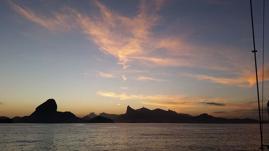 Rio de Janeiro: Guanabara Bay Sunset Sailing Tour & Drinks - Sugarloaf Mountain from the water, not the postcard