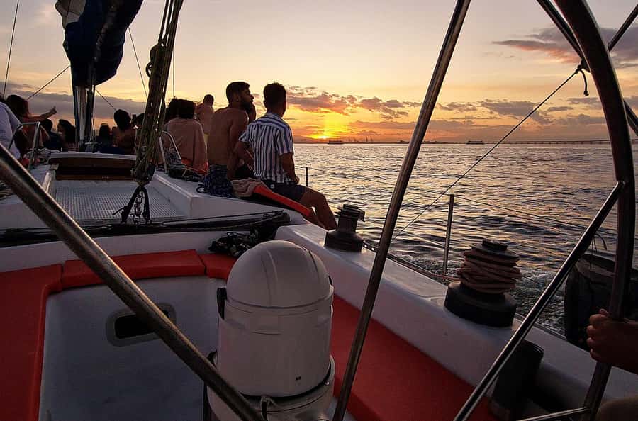 Rio de Janeiro: Guanabara Bay Sunset Sailing Tour & Drinks - Price and value: does $70 make sense for Rio?