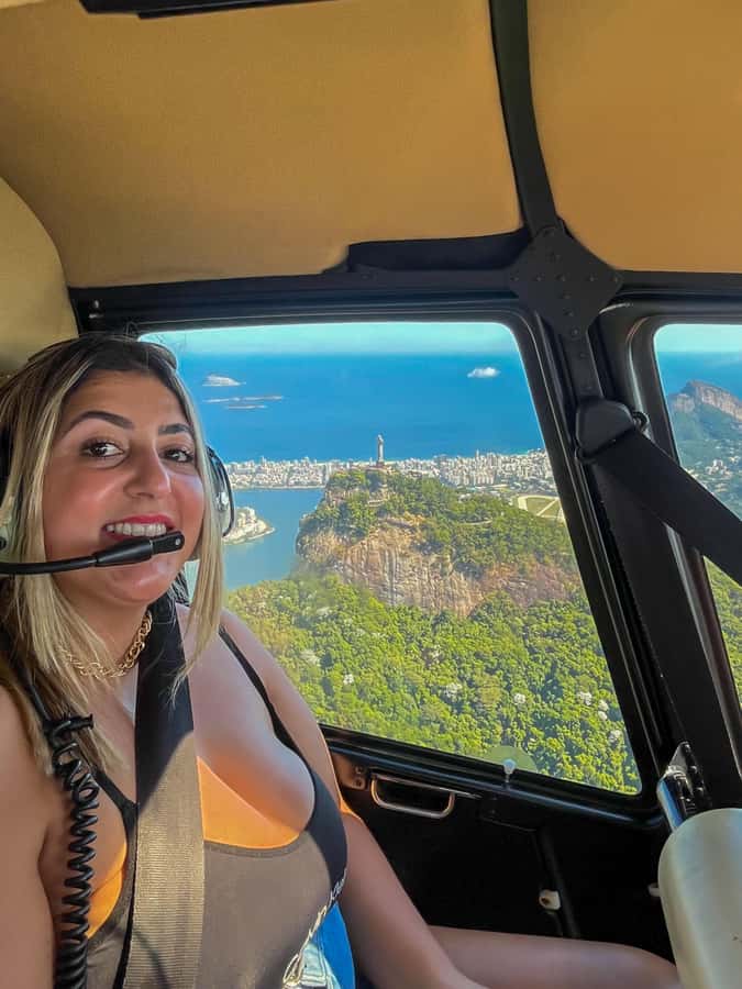 Rio de Janeiro: Helicopter Tour with an unforgettable view - Copacabana and the Sugarloaf photo stop