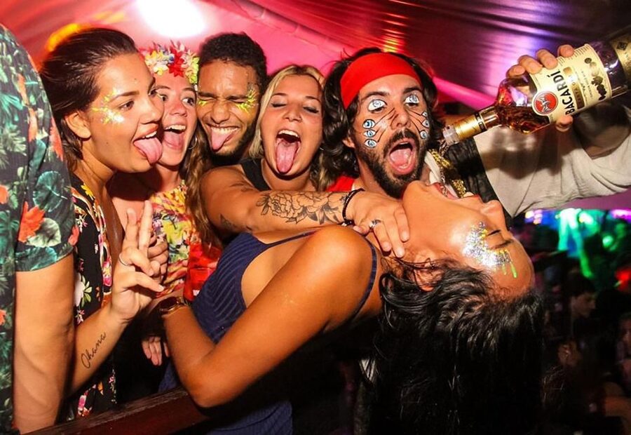 Rio de Janeiro: Late Night Boat Party with DJ and Dancing - Price and value: $44 for a 4-hour Rio night with DJ music