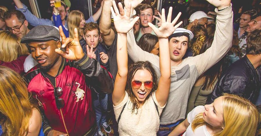 Rio de Janeiro: Late Night Boat Party with DJ and Dancing - Boarding at Marina da Glória: timing is everything