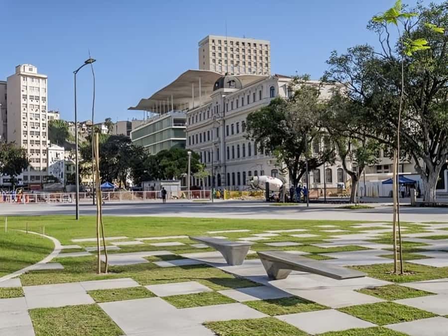Rio de Janeiro : Must-See Sites Walking Tour With A Guide - A 4-hour Rio Centro walk is the fastest way to get your bearings