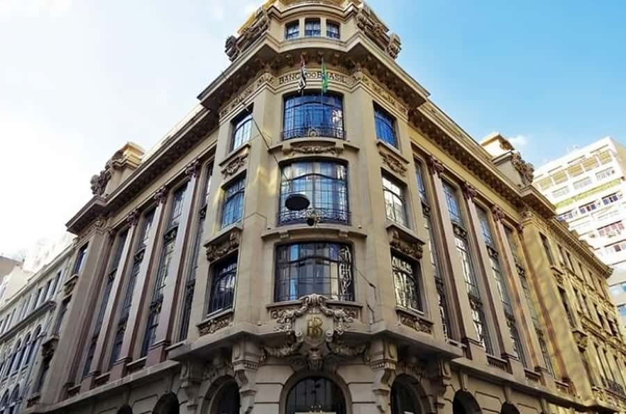 Rio de Janeiro : Must-See Sites Walking Tour With A Guide - Praça Quinze de Novembro: the timeline starts here