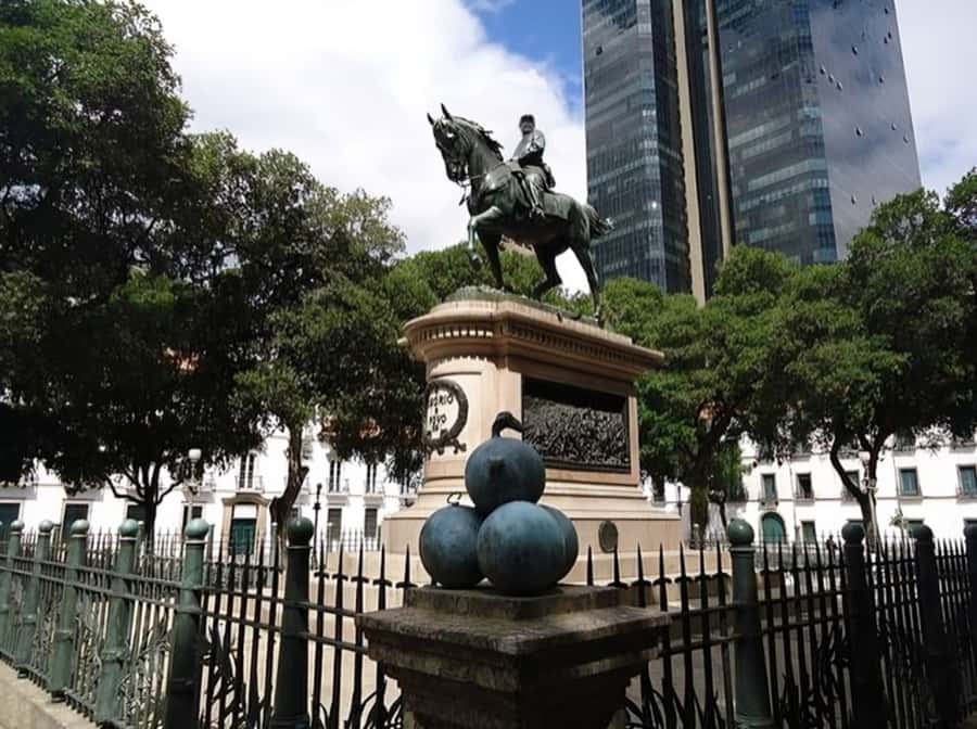 Rio de Janeiro : Must-See Sites Walking Tour With A Guide - Centro Cultural Banco do Brasil: architecture you can read like a map
