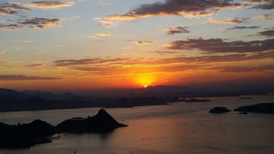 Rio de Janeiro: Niterói Day Trip - Languages, private group pacing, and how to use your guide