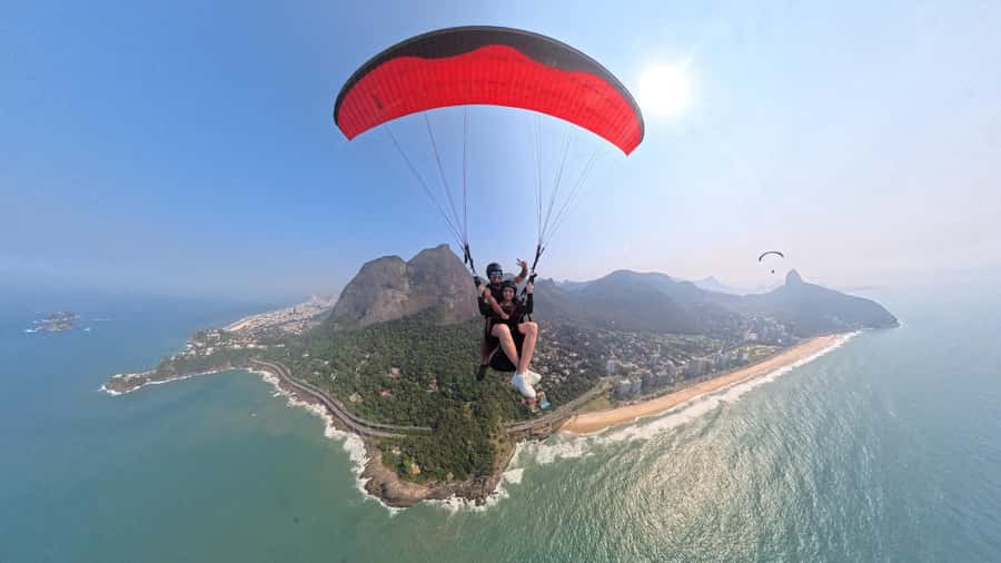 Rio de Janeiro : Paragliding Tandem Flights over Rio - Entering Rio From Above at Pedra Bonita