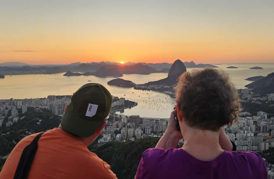Rio de Janeiro: Private Sunrise Tour at Mirante Dona Marta - Fog, clouds, and insects: the reality check for dawn in Rio