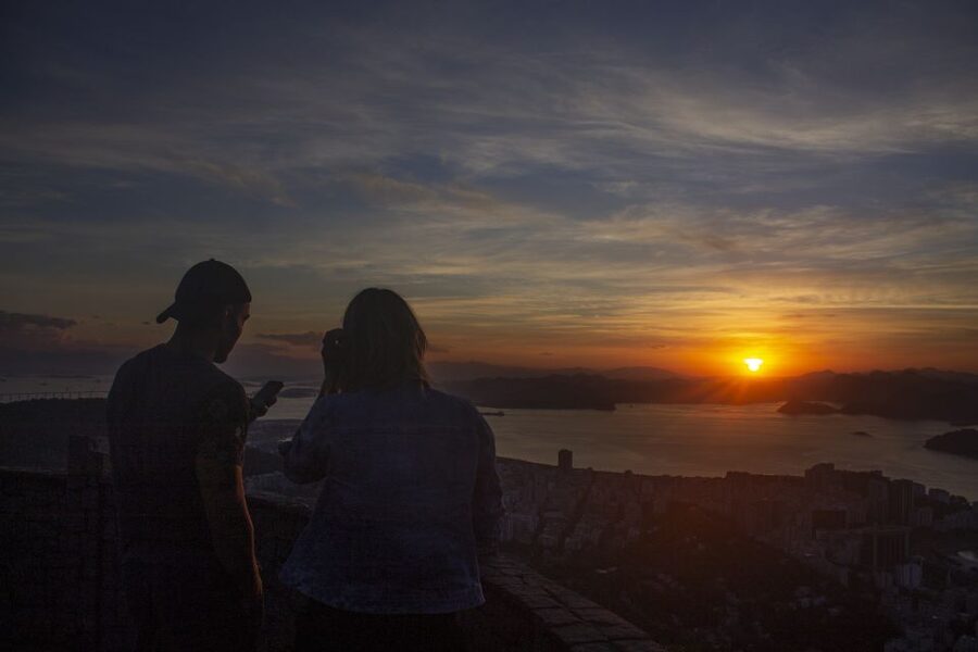 Rio de Janeiro: Private Sunrise Tour at Mirante Dona Marta - Price and value: why $129 per group can be a smart deal