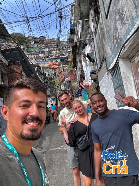 Rio de Janeiro: Rocinha Favela guided tour - Language, group style, and the guide experience