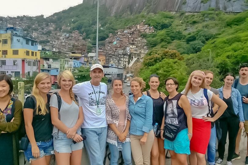 Rio de Janeiro: Rocinha Favela Walking Tour with Local Guide - What to Pack (And What Not to Bring): Shoes, Sun Protection, and Cameras