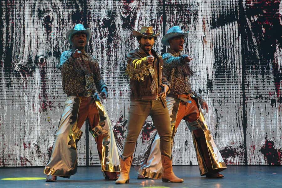 Rio de Janeiro: Roxy Dinner Show with Hotel Pickup - Should you book Roxy Dinner Show with hotel pickup?