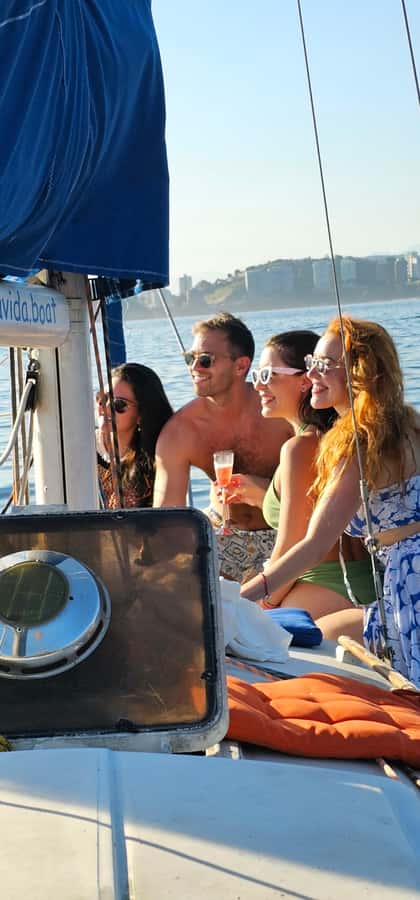 Rio de Janeiro: Sailing Sunset Tour with Snacks and Drinks - From Urca to the bay, this is Rio on a different scale
