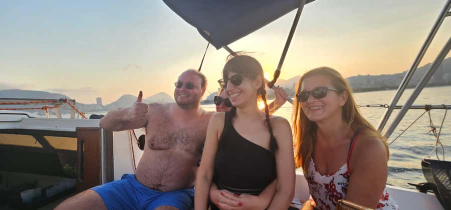 Rio de Janeiro: Sailing Sunset Tour with Snacks and Drinks - Sunset on the water: the simple joy part