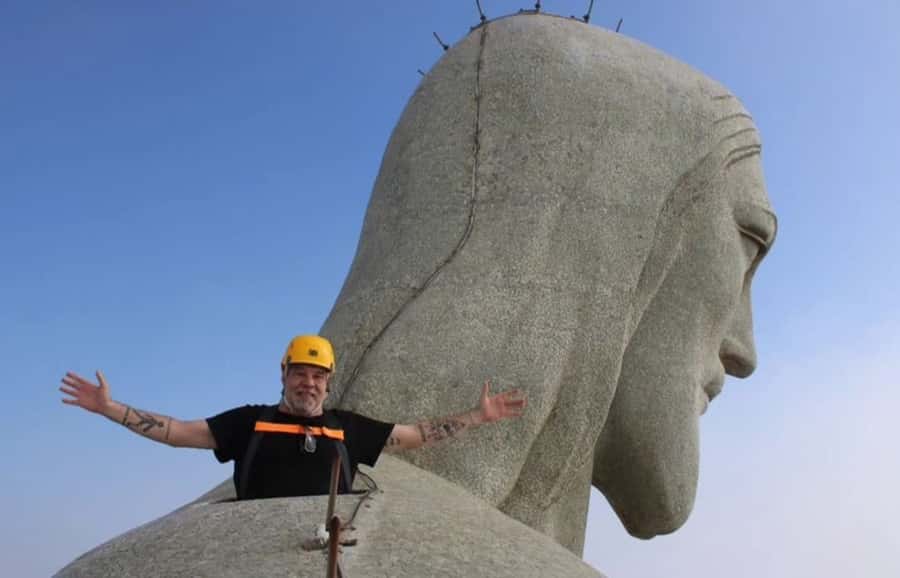 Rio de Janeiro: Skip-The-Line Christ Redeemer Private Tour - Private pickup, a cleaner start to a chaotic destination