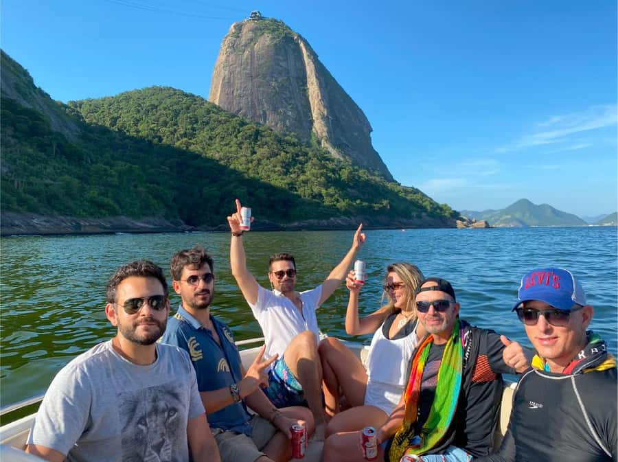 Rio de Janeiro: SpeedBoat Tour - Beach Tour with Beer - Sugarloaf Mountain From the Waterline