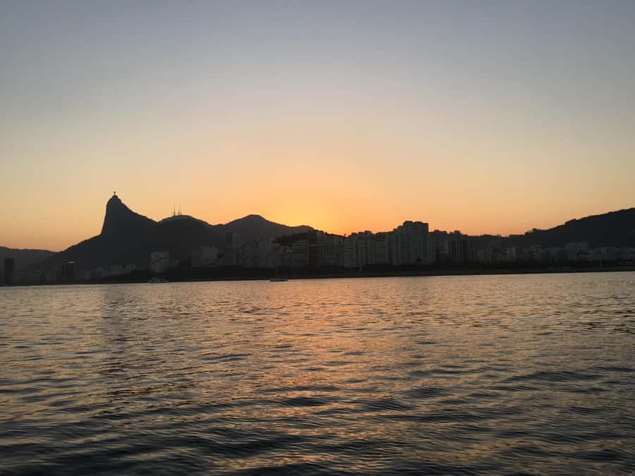Rio de Janeiro: SpeedBoat Tour - Sunset with Beer - Swimming stops and the beer toast during the best light
