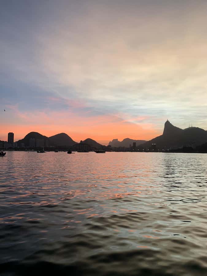 Rio de Janeiro: SpeedBoat Tour - Sunset with Beer - Niterói Contemporary Art Museum: the far side view you might not expect