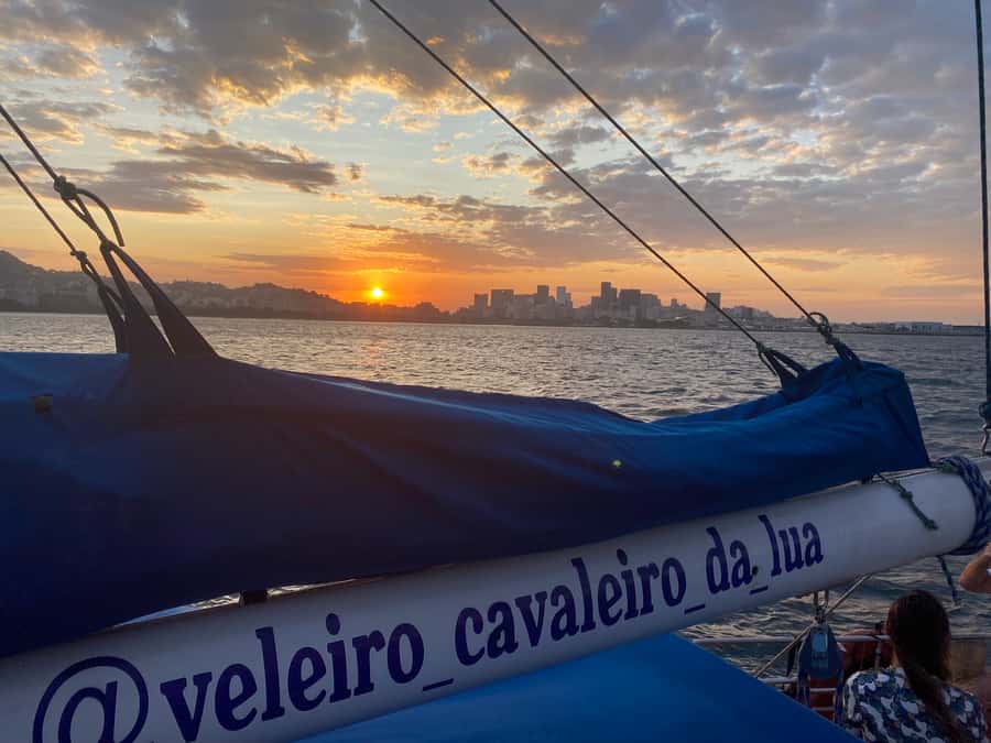 Rio de Janeiro: Sunset Sailboat Tour with Open Bar - Price and value: why about $57 for 3 hours can make sense