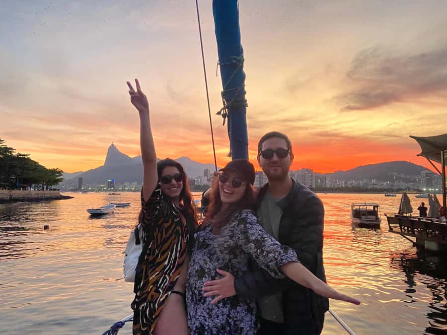 Rio de Janeiro: Sunset Sailboat Tour with Open Bar - Timing and what to pack so you stay comfortable