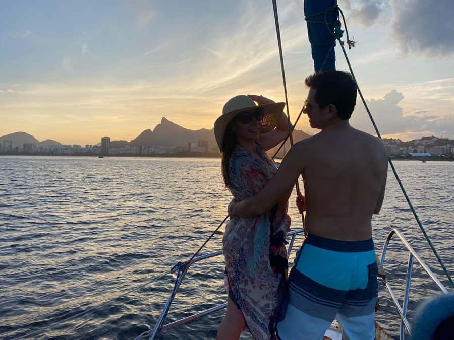 Rio de Janeiro: Sunset Sailboat Tour with Open Bar - Getting to Urca, then onto the boat (and the one-step ladder)