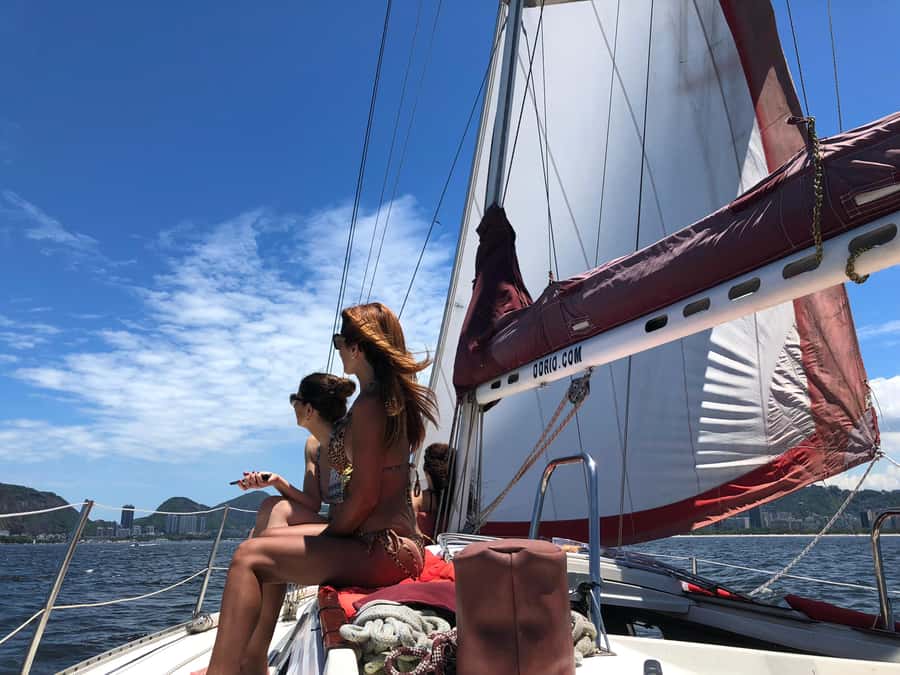 Rio de Janeiro: Sunset Sailing Tour - Niterói’s modern icon, plus the views that feel cinematic