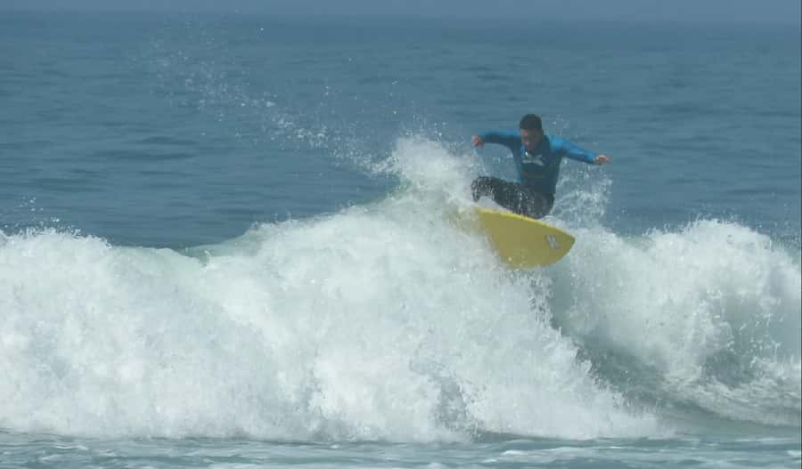 Rio de Janeiro: Surflessons and surfcoach. - The 10-Minute Warm-Up and Wave Reading Before You Paddle Out