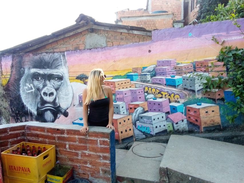 Rio de Janeiro: the biggest favela tour in Rio, lest go! - Drinks, Appetizers, and Music at the End