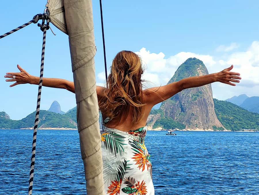 Rio de Janeiro: Wake Up and Sail - Out of the marina: safety, then Sugarloaf and Corcovado vibes
