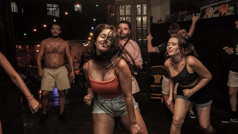 Rio Experience: Caipirinha Workshop (2 Caipis) + Funk Class - Caipirinha Workshop: Learn the Ingredients, Then Drink Your Work