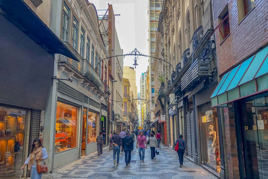 Rio: Historical Walking Tour - From Cinelândia Station into French-influenced Rio